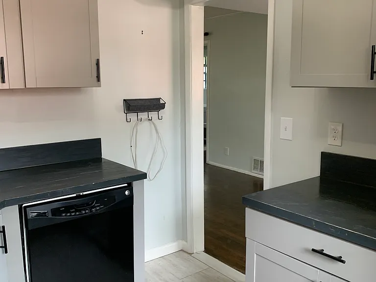 3660 Peachtree Rd NE #F6 — Photo 3