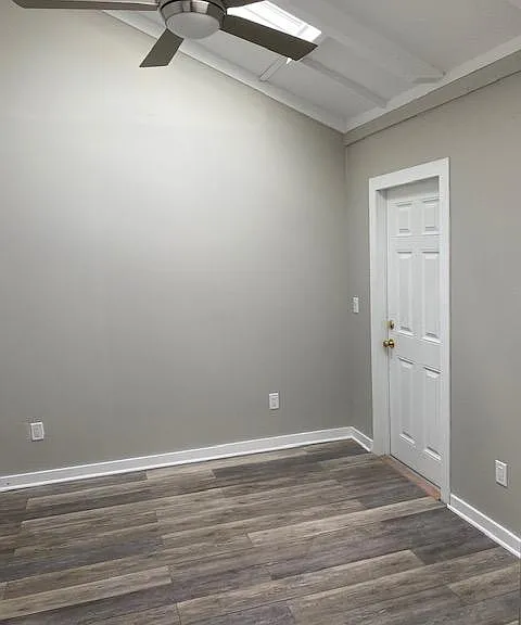 910 N Lakewood Ter — Photo 14