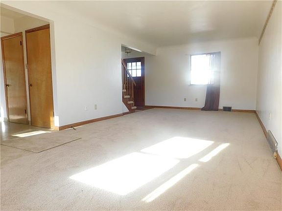 5th image of 108 Church St