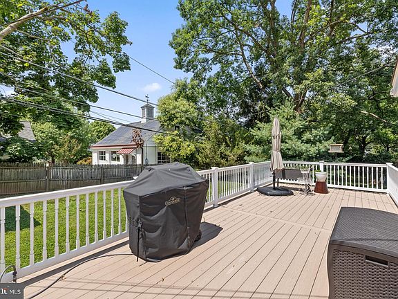3rd image of 6 Nolan Dr