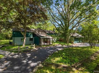 26710 Carol Ave, Franklin, MI 48025