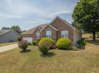 416 Ravenwood Cir, Neosho, MO 64850