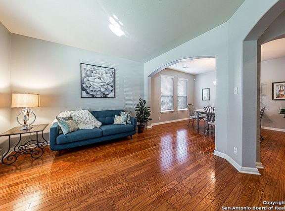 4th image of 2734 Lakehills St