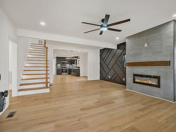 4th image of 404 Rudolph Ave