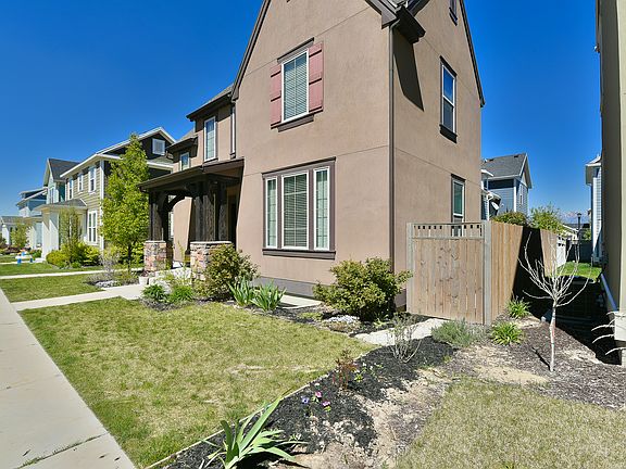 2nd image of 10264 S Millerton Dr