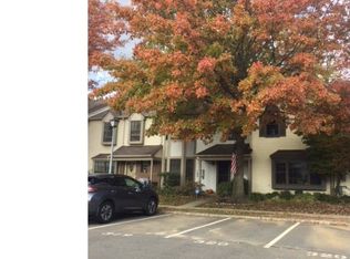 19 Carlyle Ct, Robbinsville, NJ 08691