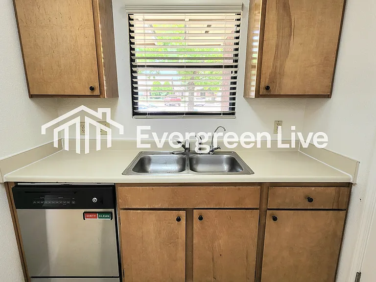 2223 Zia Ct — Photo 11