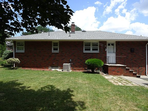 5th image of 23 Lawrence Ct