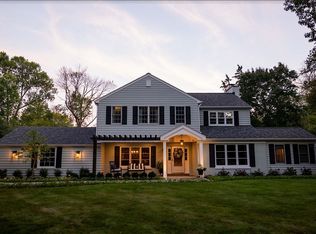 1351 E Bywater Ln, Fox Pt, WI 53217