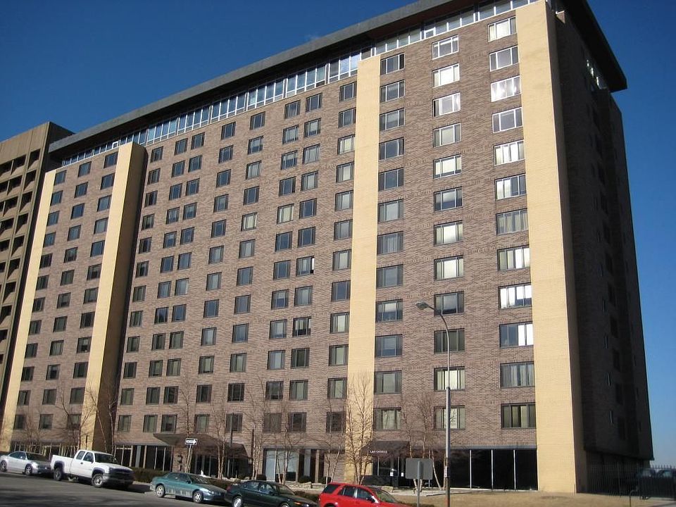 1st image of 600 E 8th St APT 8A