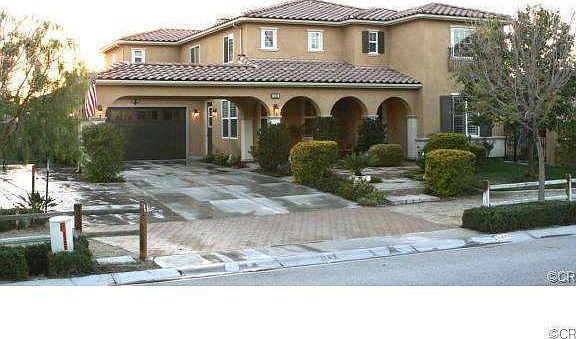 3rd image of 3320 Crestview Dr