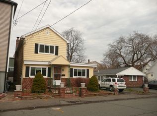 127 Oak Island St, Revere, MA 02151