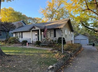 800 E Manor Rd, Independence, MO 64055