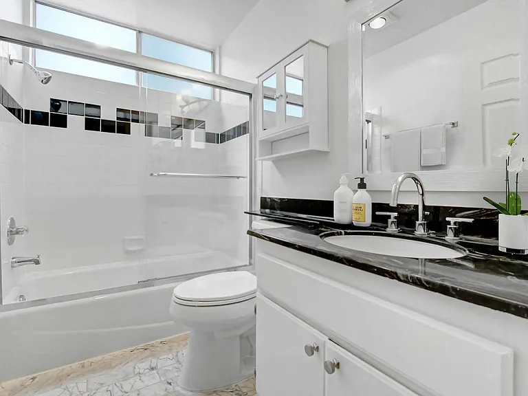 311 S. Swall Drive Apartments — Photo 8
