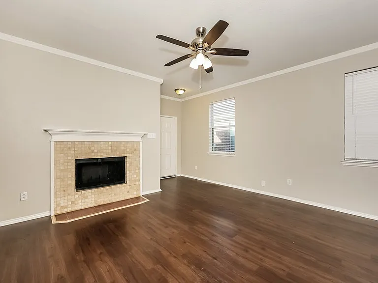 916 Buffalo Springs Dr — Photo 5