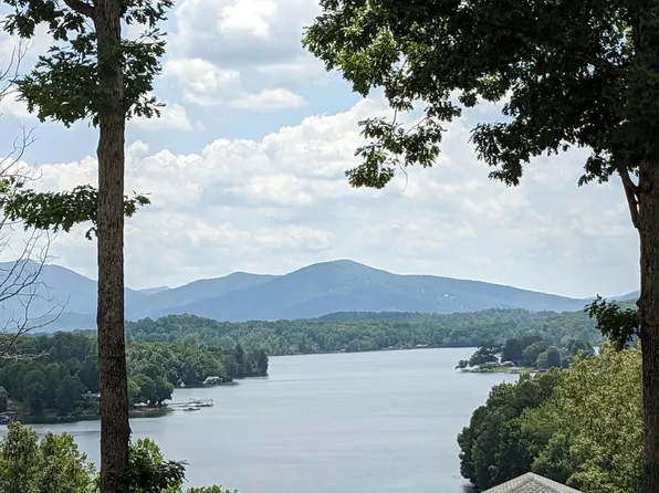 Mountain Breezes Dr, Hayesville, NC 28904
