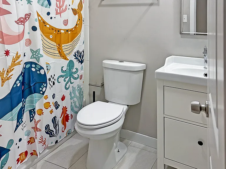 1246 E Fletcher St — Photo 15