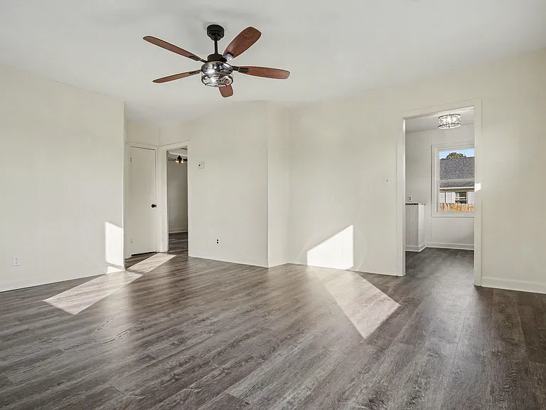 1101 E Mason St — Photo 5