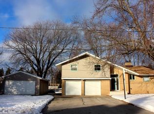 16 Pleasantview Ct, Appleton, WI 54914