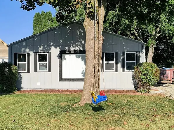 520 Hickory Cir, Somonauk, IL 60552