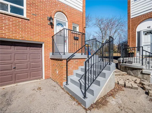 2445 Homelands Dr #47, Mississauga, ON L5K 2C6