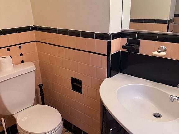 2nd image of 10 Packard Ave APT 2