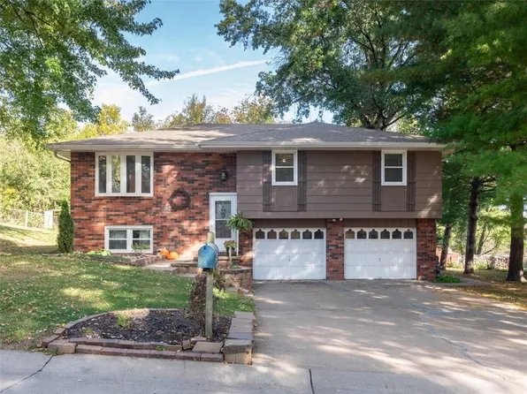 1924 Wayne Dr, Saint Joseph, MO 64506