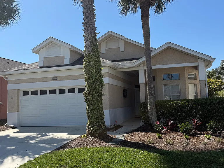 256 Kingston Dr — Photo 1