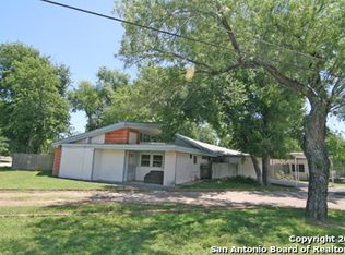 1102 Florence St, Castroville, TX 78009