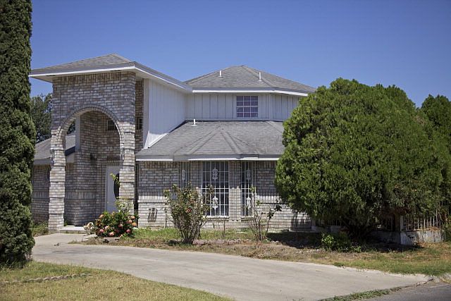 1st image of 1019 Park Ln