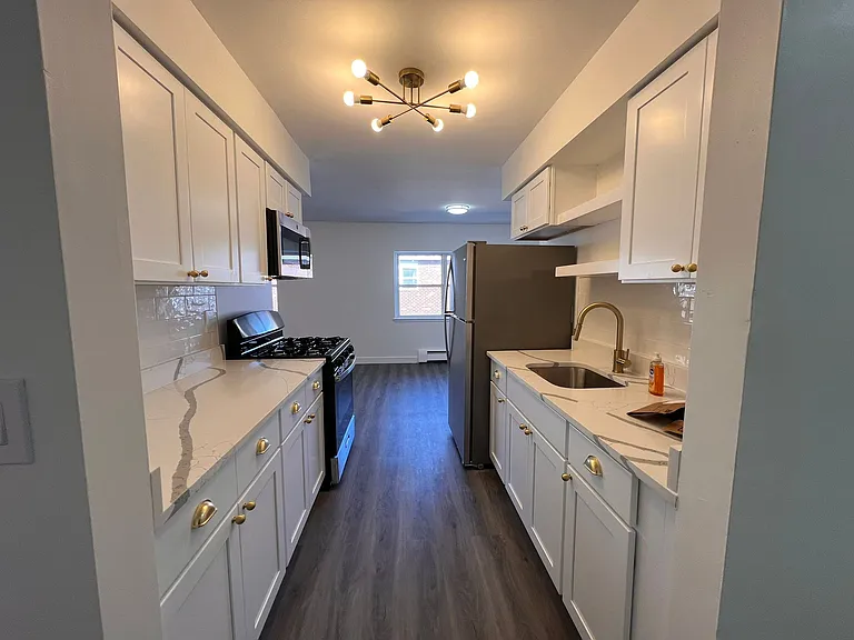550 Washington Ave #20C — Photo 2
