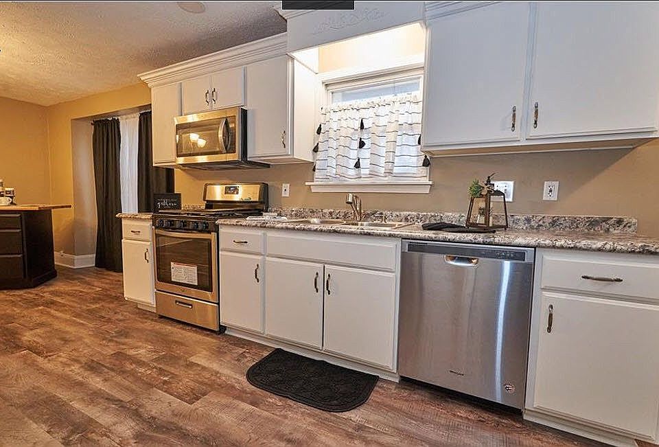 1st image of 653 E Archwood Ave