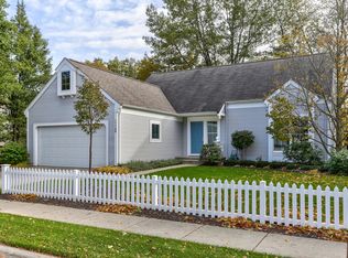 17728 Cobblefield Ln, Spring Lake, MI 49456