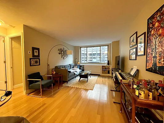 Rented by Evans Real Estate | media 3