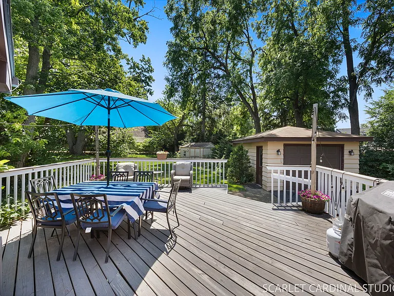 363 Marion Ave — Photo 13