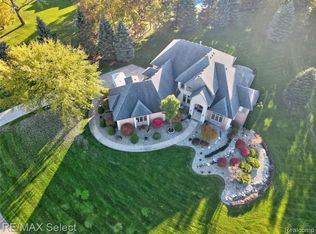11415 Tyrone Trl, Fenton, MI 48430