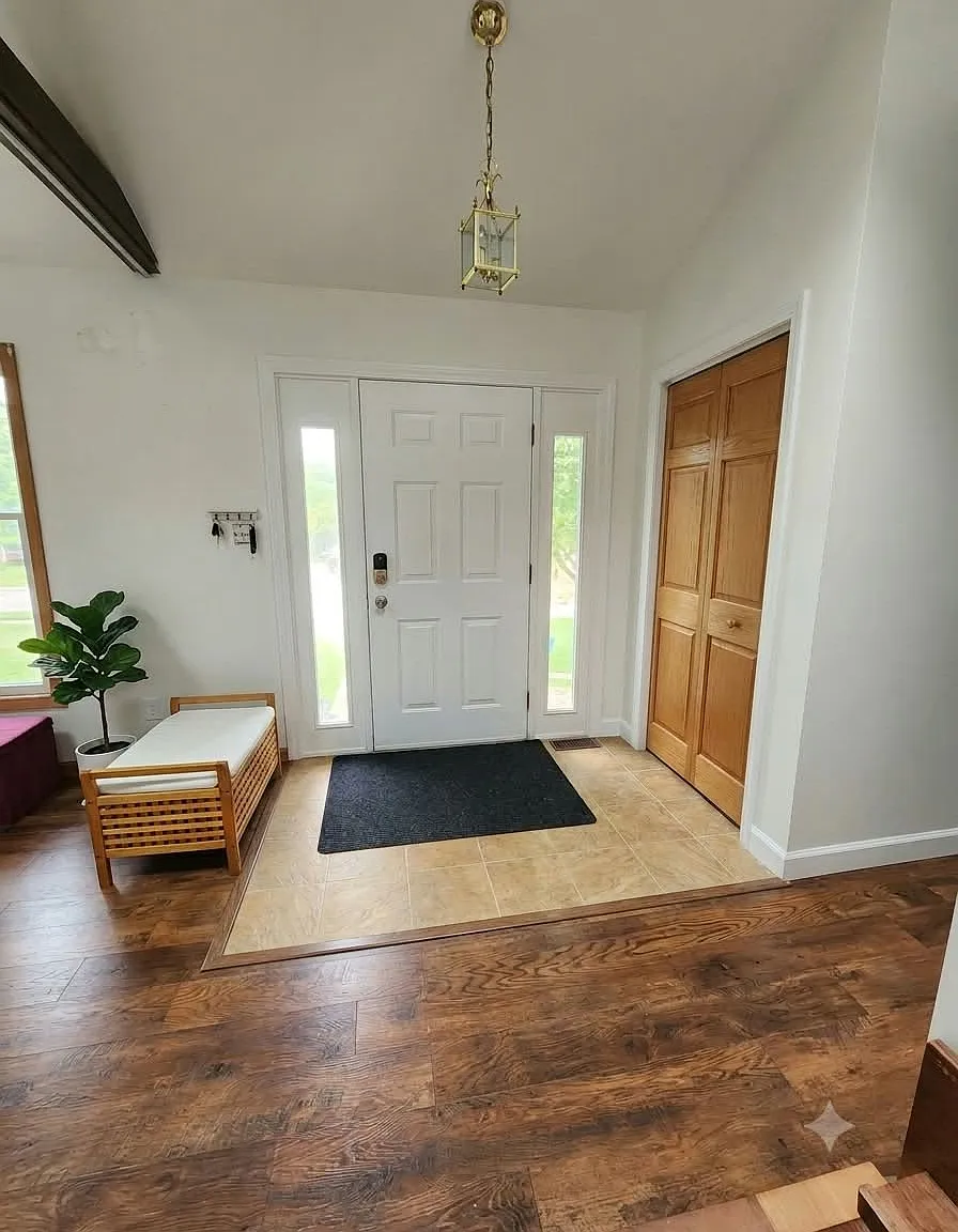 3 bed, 2.5 bath, 1735 sqft, $3,200 — Photo 3