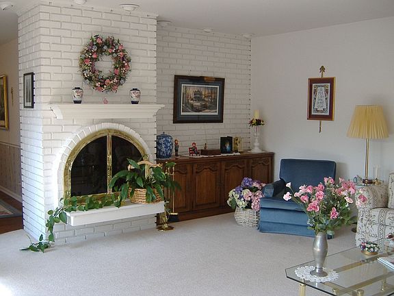 Living Rm w/ wb frplc