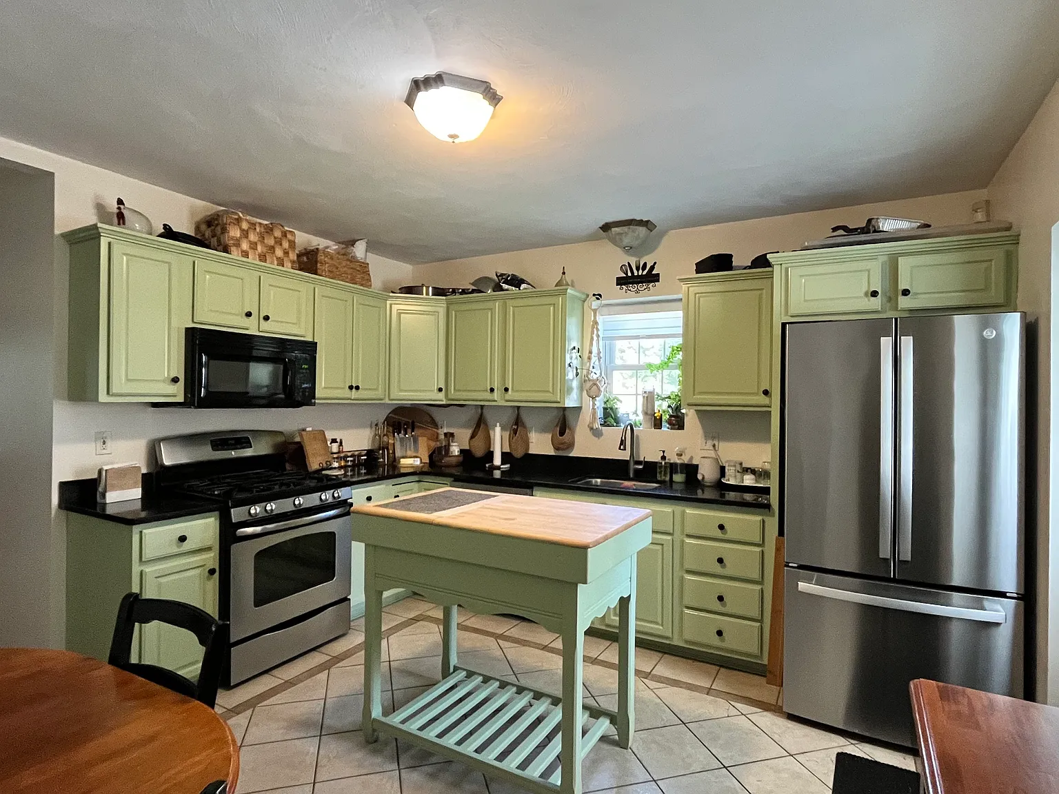 3 bed, 1126 sqft, $2,600 — Photo 2