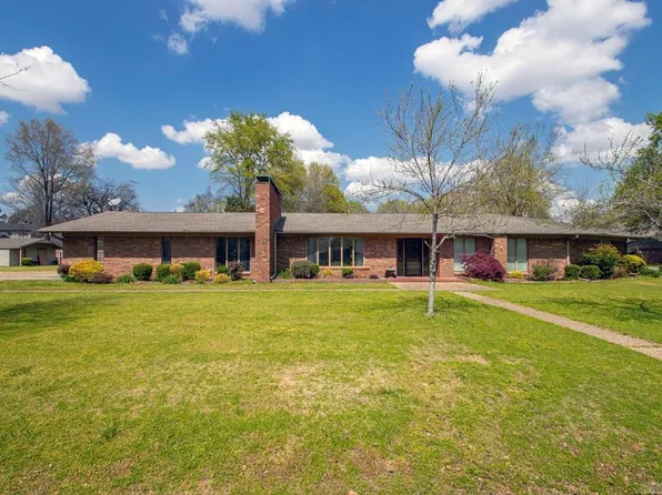 305 Cottonwood Dr, England, AR 72046