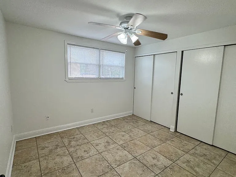 305 N Hullen St — Photo 6