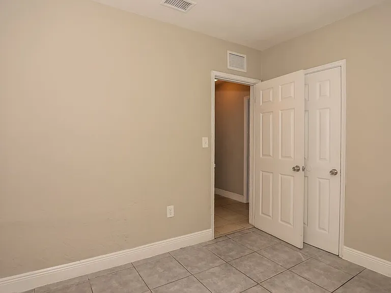 15420 NW 27th Pl — Photo 23