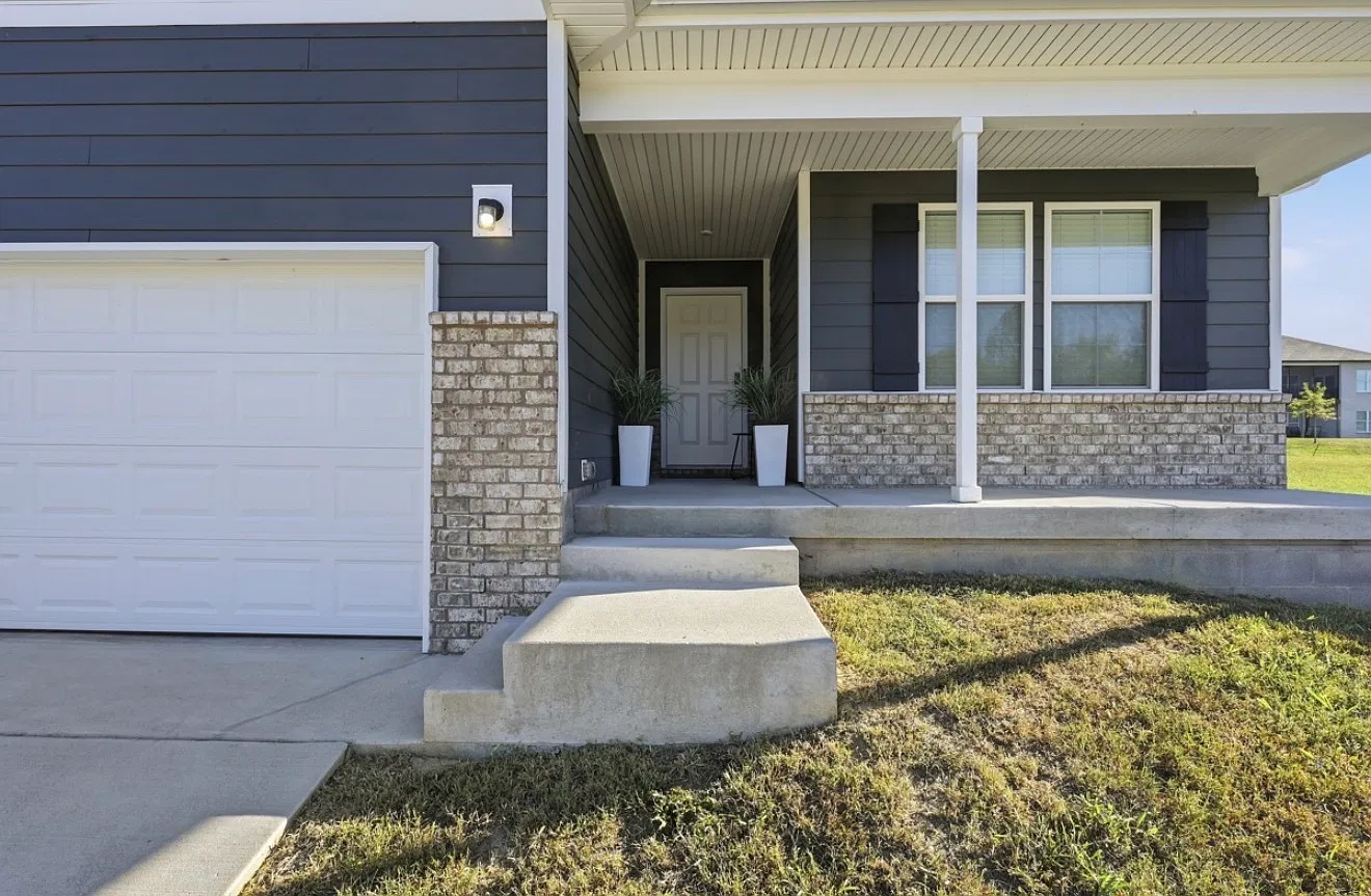 3 bed, 1500 sqft, $2,300 — Photo 2