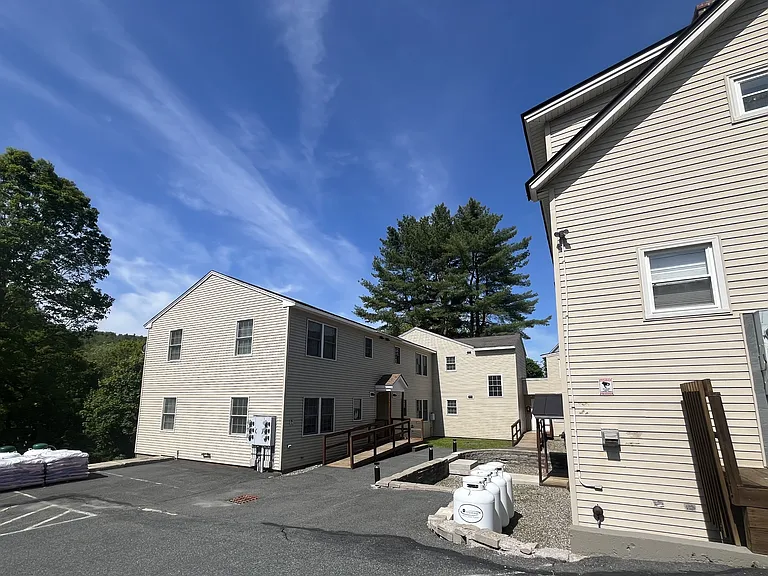 114 School St #15 — Photo 8