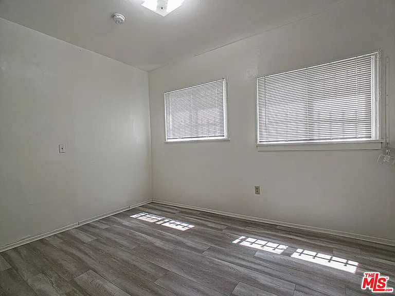 336 S Wilton Pl #338 — Photo 8