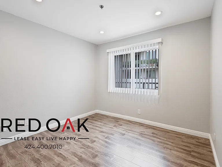 5224 Cartwright Ave #7 — Photo 14