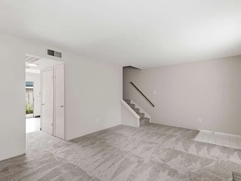 2120 Wilcrest Dr #108 — Photo 8
