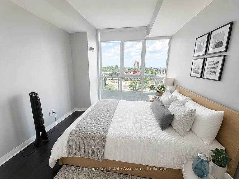 55 Eglinton Ave W #606 — Photo 6