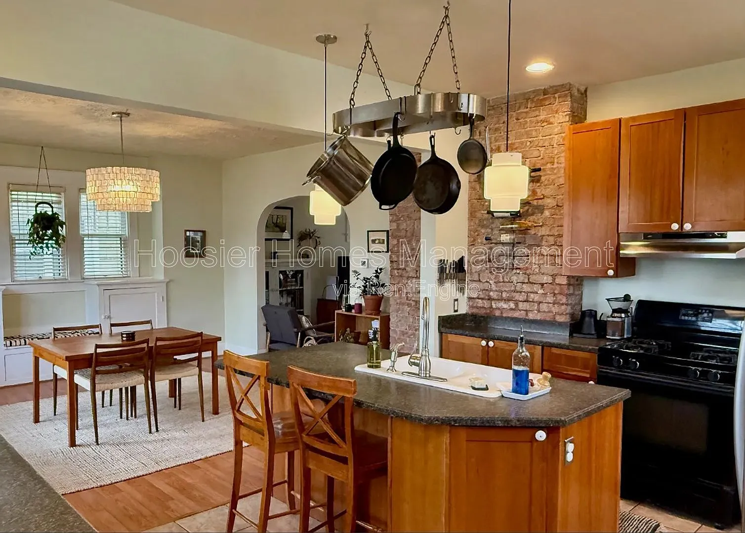 3 bed, 1.5 bath, 2263 sqft, $1,950 — Photo 1