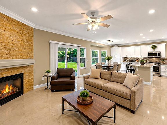 3rd image of 3934 Sterling Oaks Dr